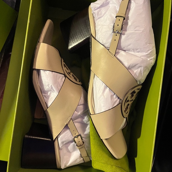 Tory Burch woman’s shoe - Picture 2 of 3
